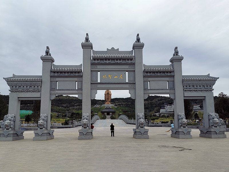 景區青石五門石牌坊