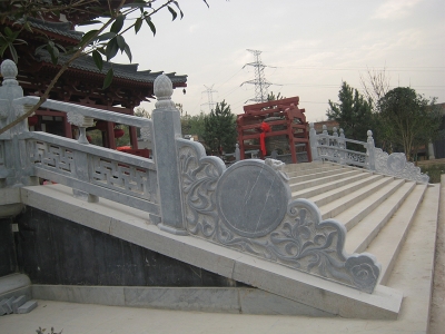 寺廟臺階石欄桿