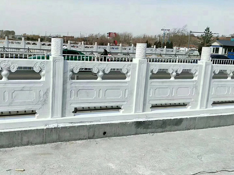 江岸漢白玉是欄桿