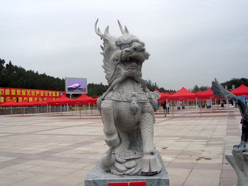 廣場石雕麒麟