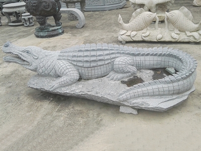  石雕鱷魚 